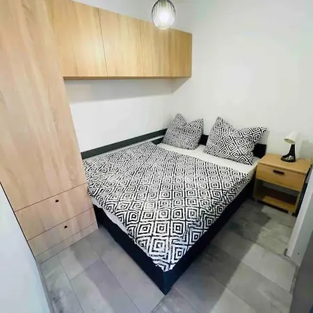 Twins Blue Blizko Centra